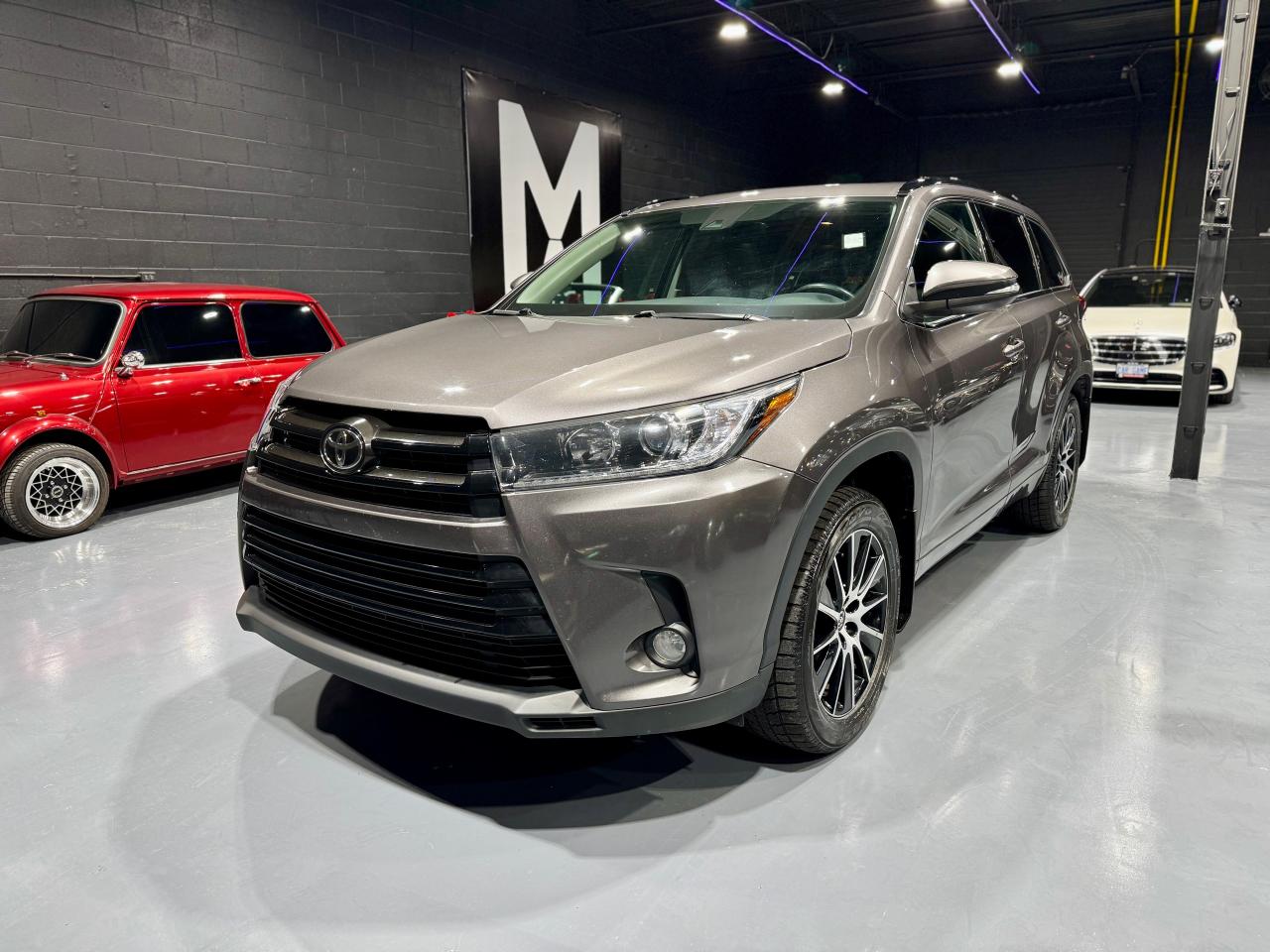 Used 2017 Toyota Highlander XLE for sale in Mississauga, ON