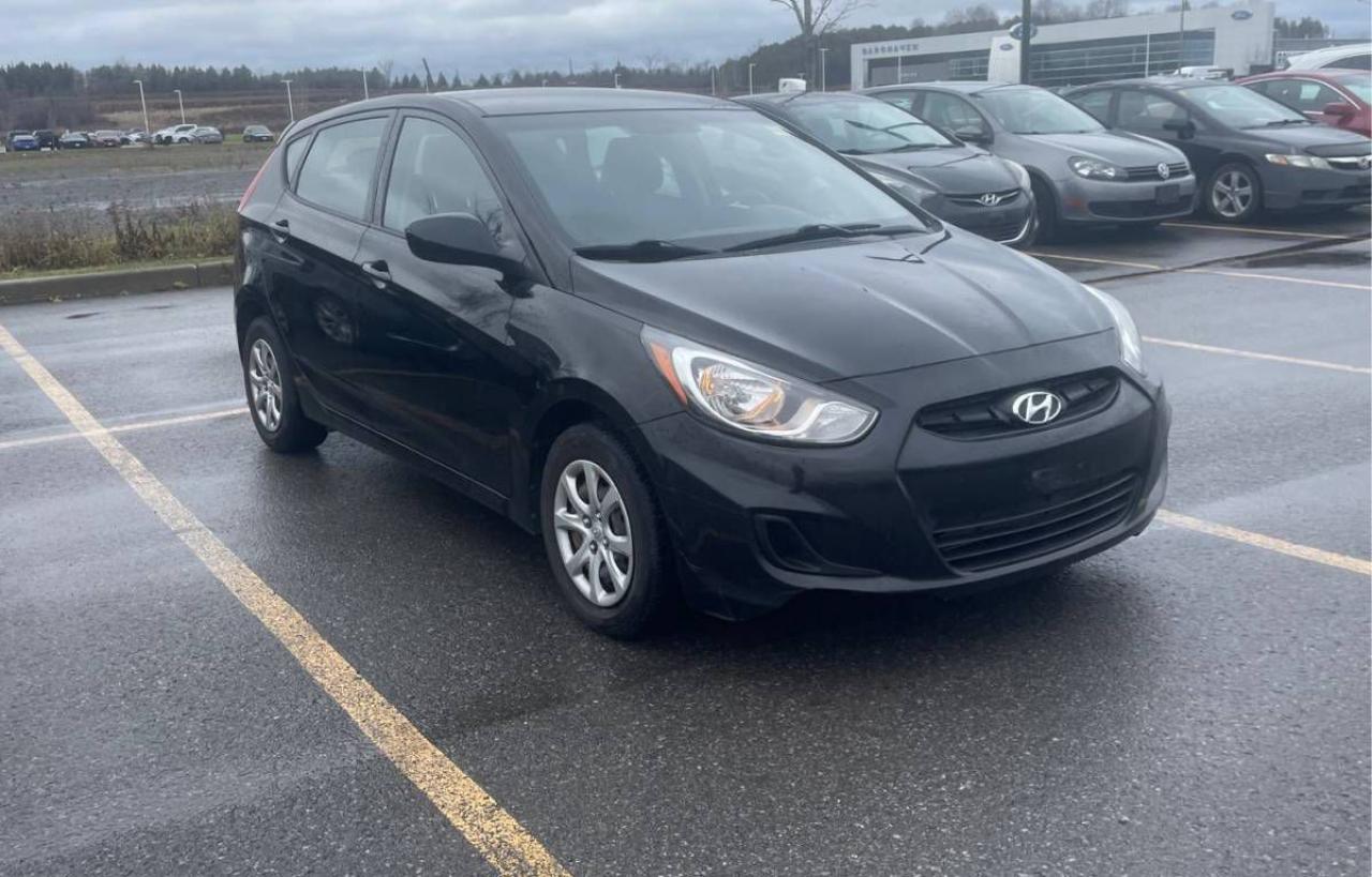 Used 2013 Hyundai Accent GS 5-Door for sale in Ottawa, ON