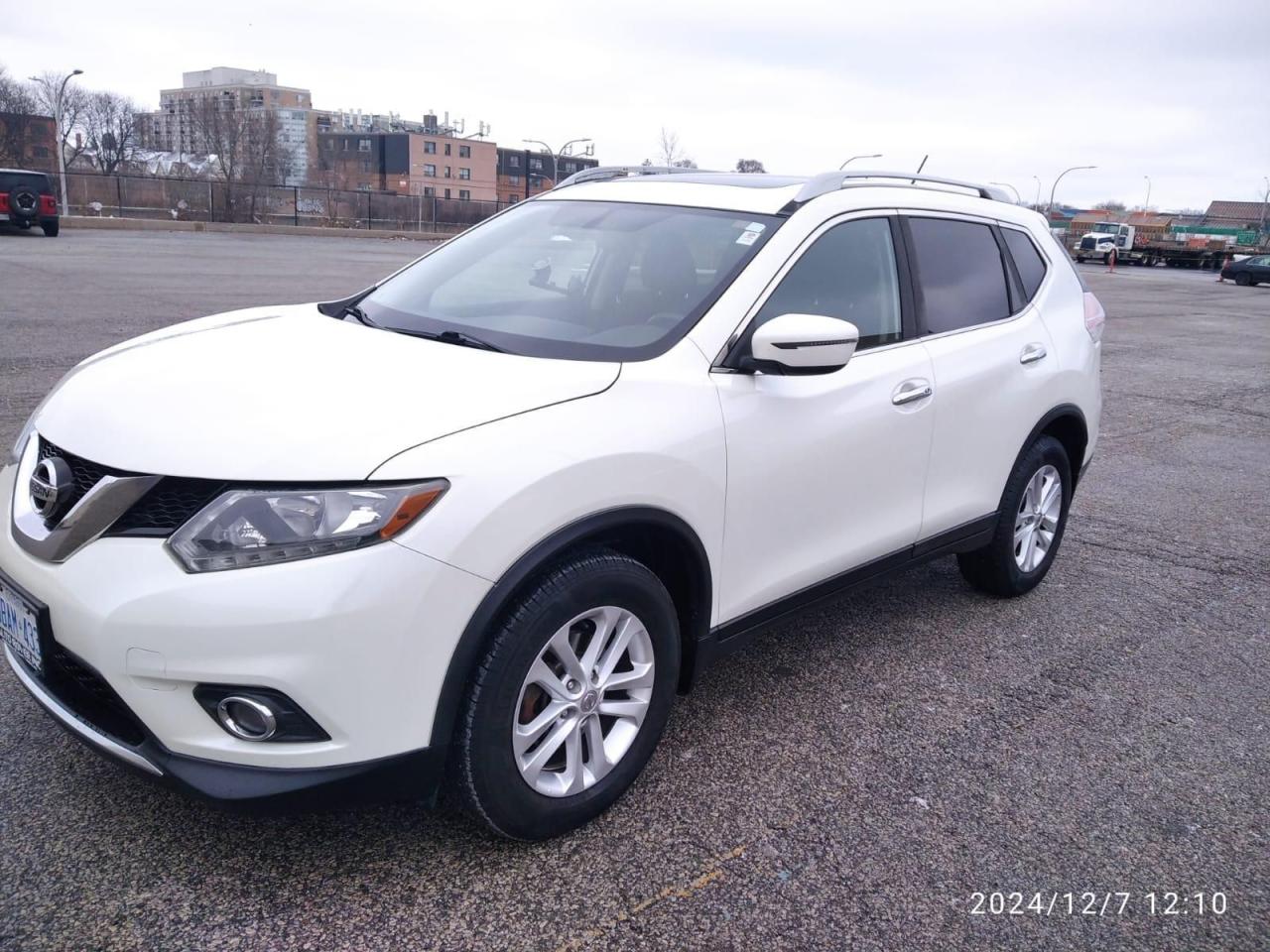 Used 2016 Nissan Rogue SV for sale in Mississauga, ON