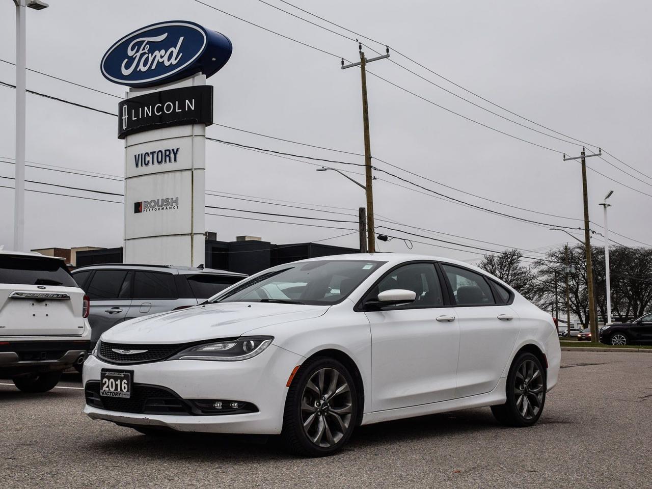 Used 2016 Chrysler 200 AWD | Navigation | Heated/A/C Seats | for sale in Chatham, ON