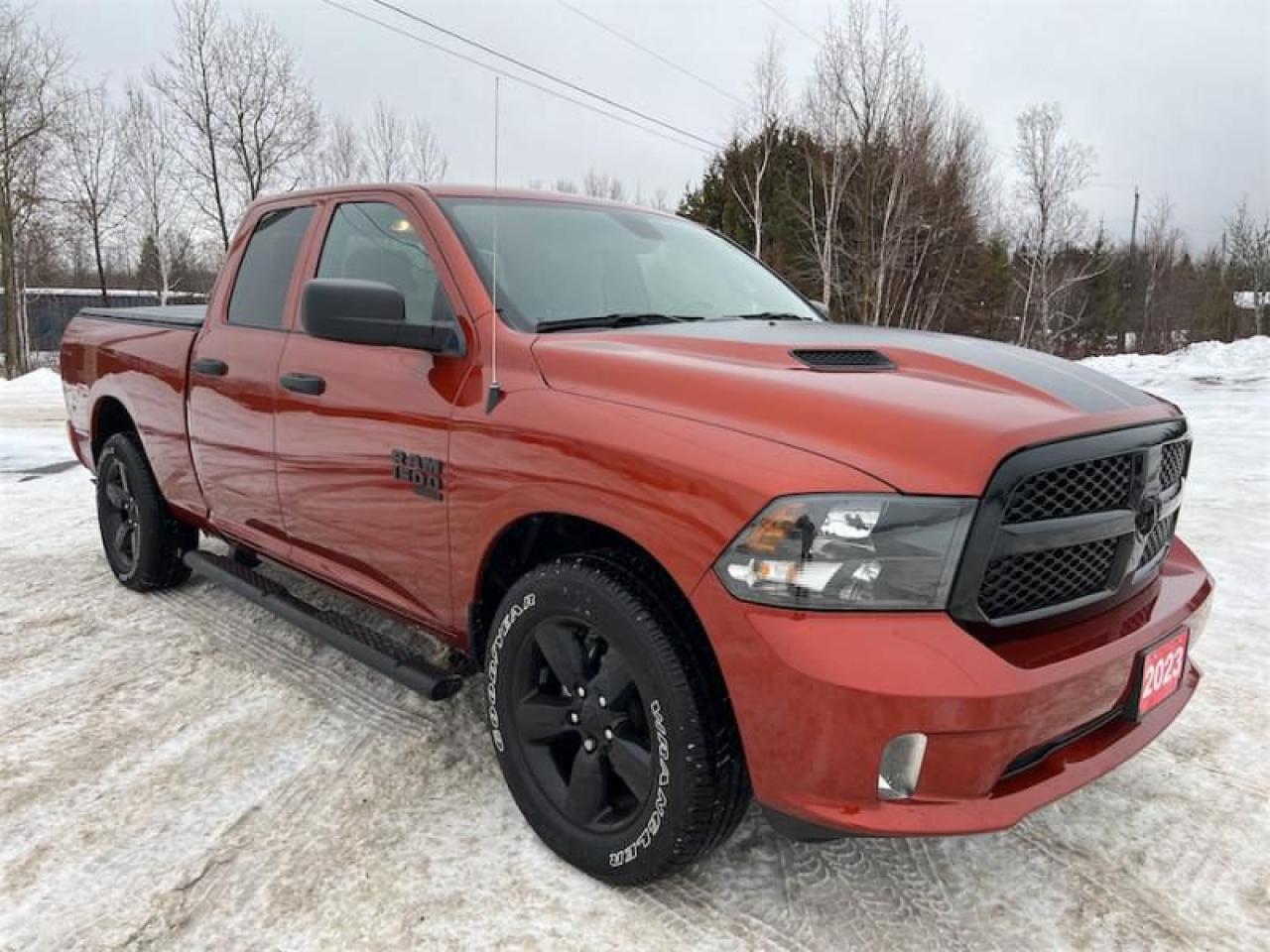 Used 2023 RAM 1500 Classic Express   - $334 B/W - Very Low Mileage for sale in Timmins, ON