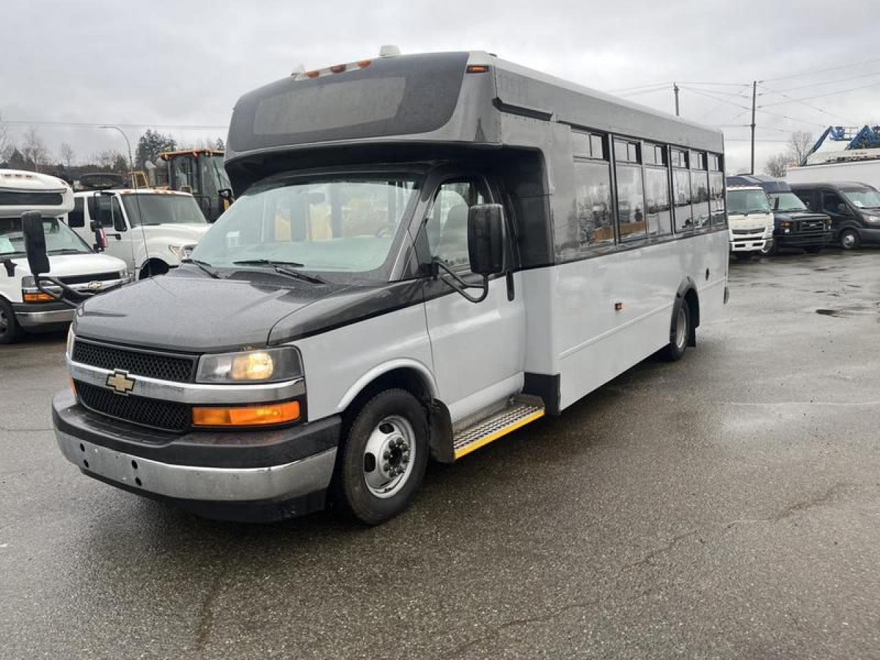 Used 2017 Chevrolet Express G4500 21 Passenger Bus with Wheelchair Accessibility for sale in Burnaby, BC