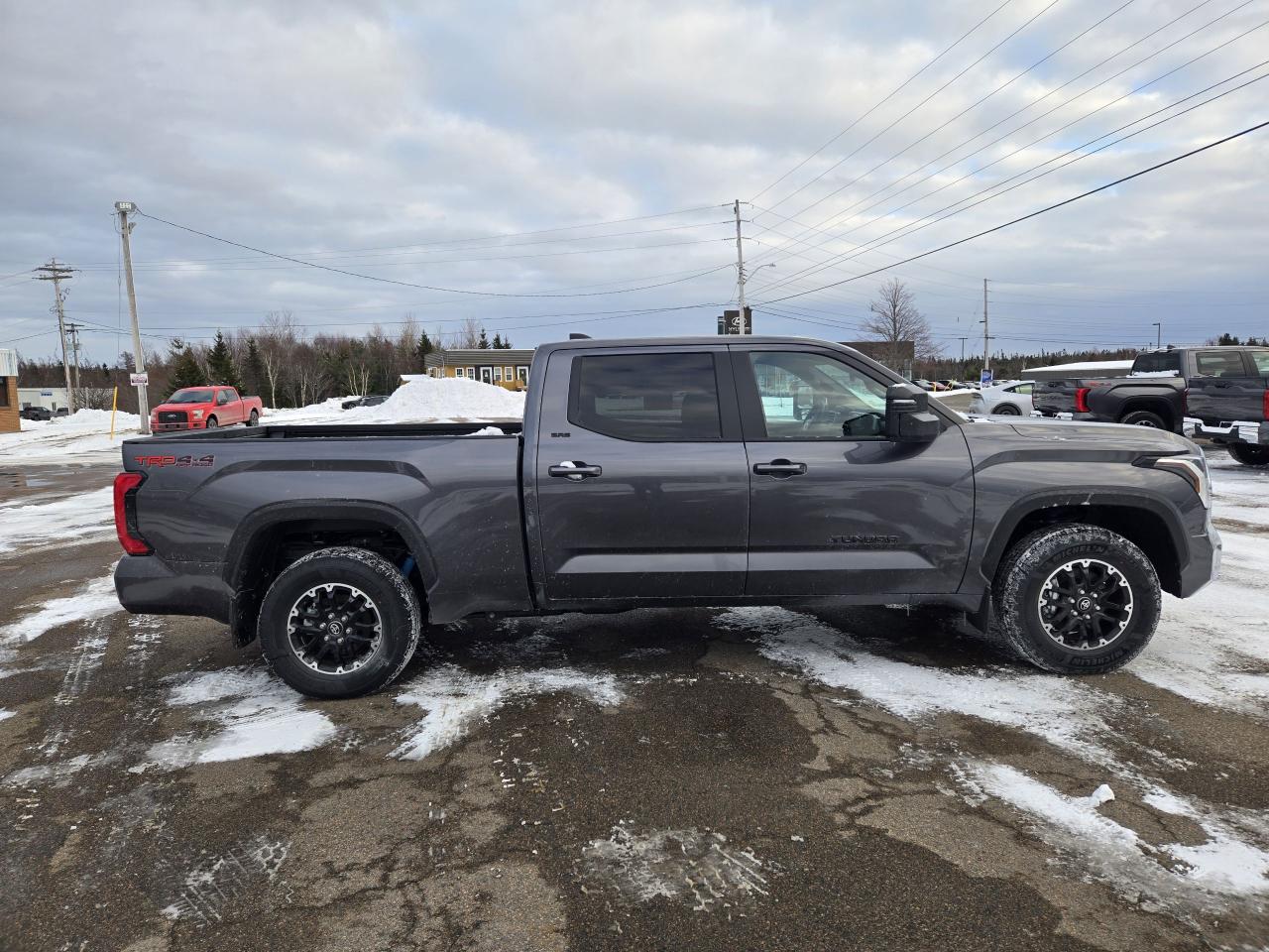 2025 Toyota Tundra SR5 TRD OFF ROAD WITH TOWING M Photo2