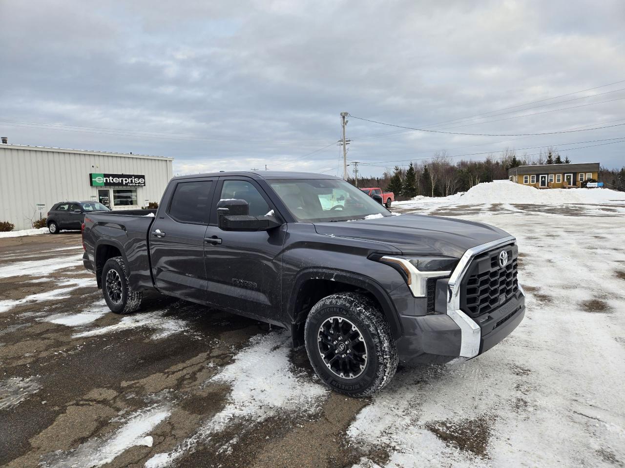 2025 Toyota Tundra SR5 TRD OFF ROAD WITH TOWING M Photo3