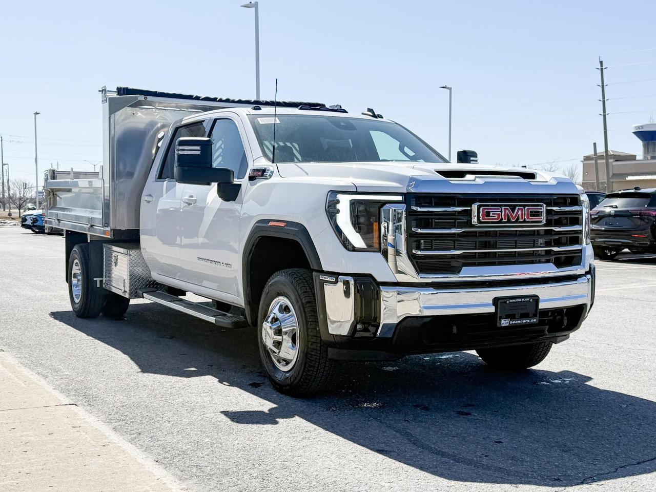 2025 GMC Sierra 3500 HD Chassis SLE DURAMAX 6.6L WITH REMOTE START/ENTRY, HEATED SEATS, HEATED STEERING WHEEL, CRUISE CONTROL, APPLE CARPLAY AND ANDROID AUTO Photo