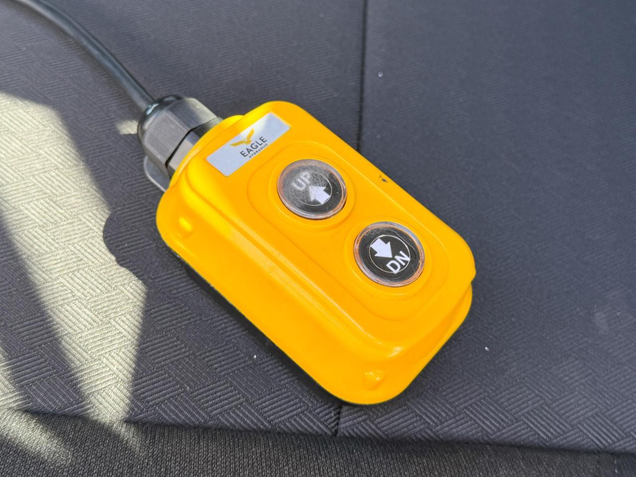 2025 GMC Sierra 3500 HD Chassis SLE DURAMAX 6.6L WITH REMOTE START/ENTRY, HEATED SEATS, HEATED STEERING WHEEL, CRUISE CONTROL, APPLE CARPLAY AND ANDROID AUTO Photo