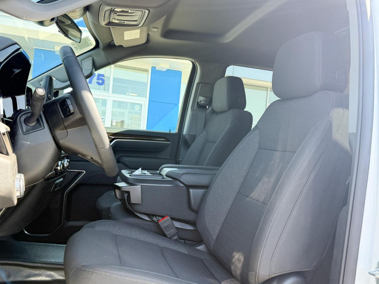 2025 GMC Sierra 3500 HD Chassis SLE DURAMAX 6.6L WITH REMOTE START/ENTRY, HEATED SEATS, HEATED STEERING WHEEL, CRUISE CONTROL, APPLE CARPLAY AND ANDROID AUTO Photo