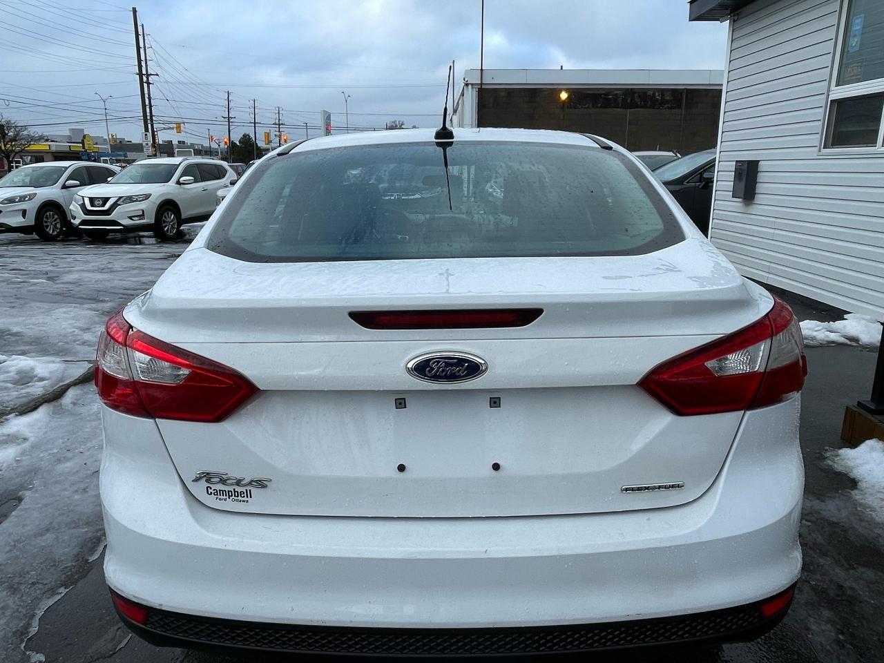 2013 Ford Focus S - Photo #5