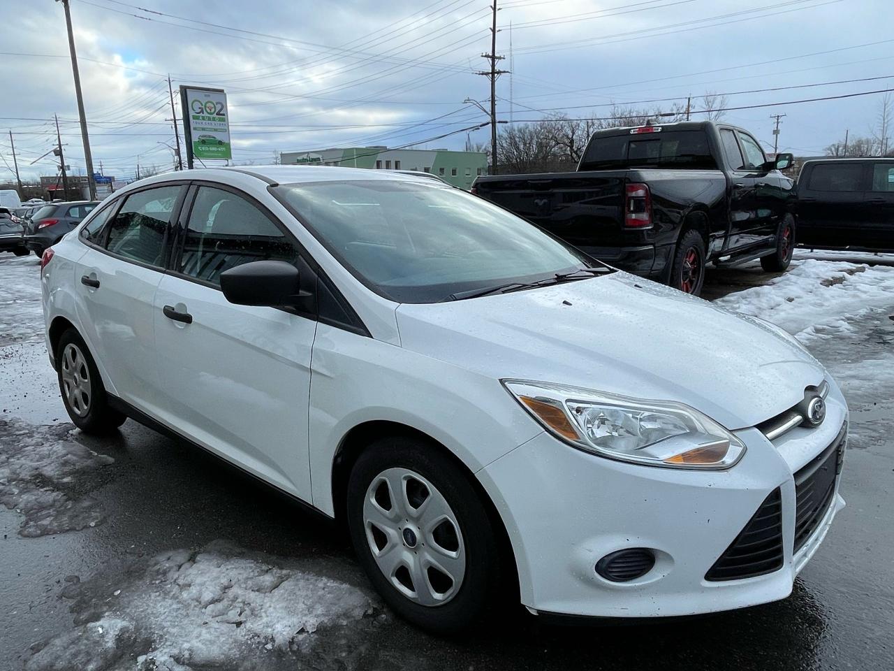 2013 Ford Focus S - Photo #3