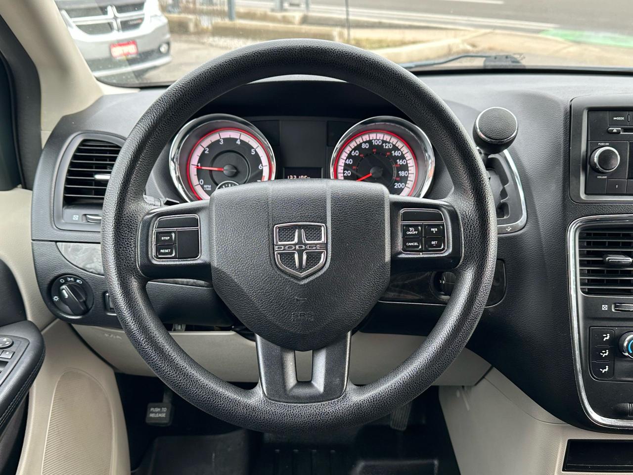 2014 Dodge Grand Caravan SE - Photo #11