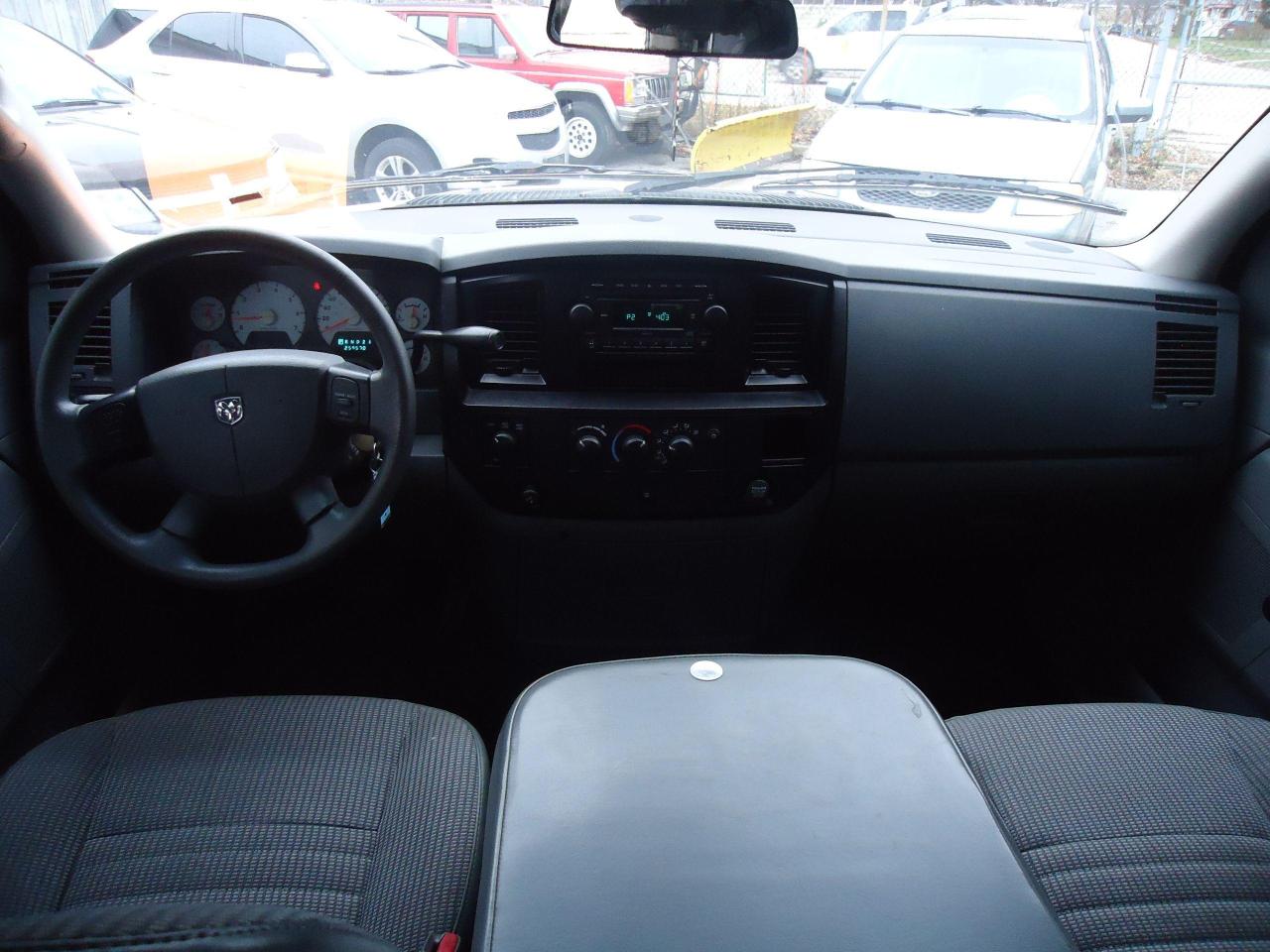 2007 Dodge Ram 1500 4WD Quad Cab 140.5" ST - Photo #5