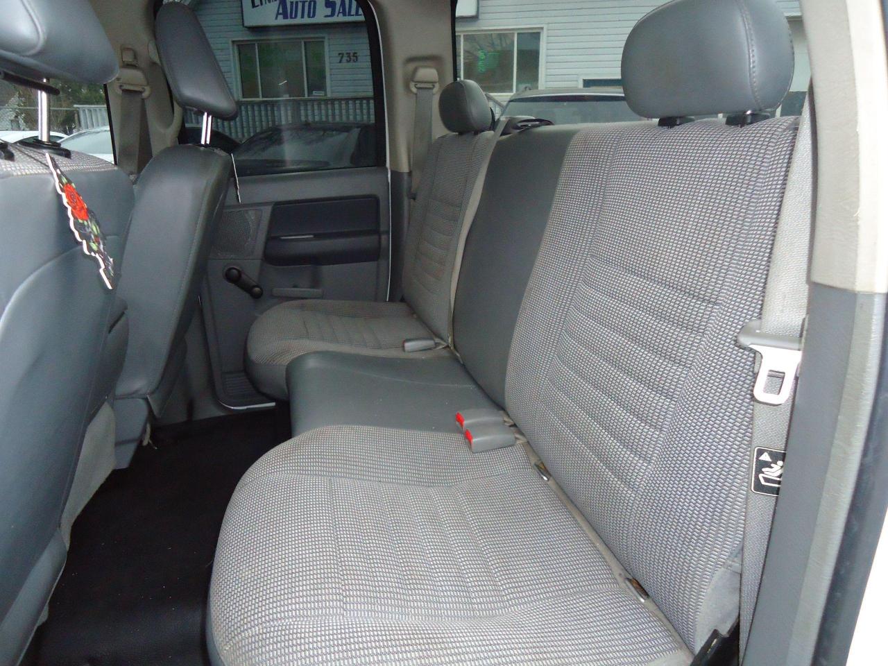 2007 Dodge Ram 1500 4WD Quad Cab 140.5" ST - Photo #9