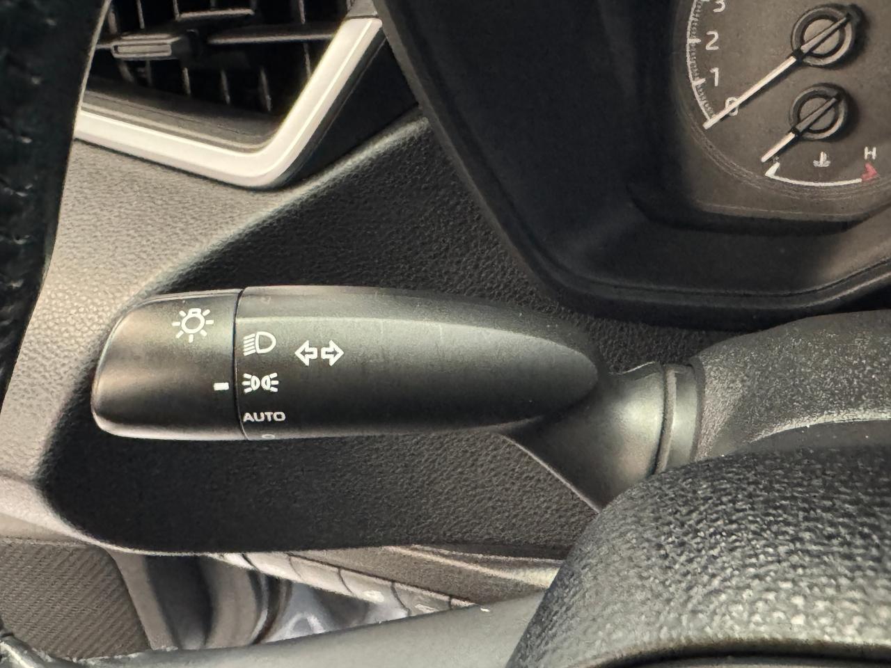 2020 Toyota Corolla LE Upgrade+New Tires+Brakes+One Owner+CLEAN CARFAX - Photo #48
