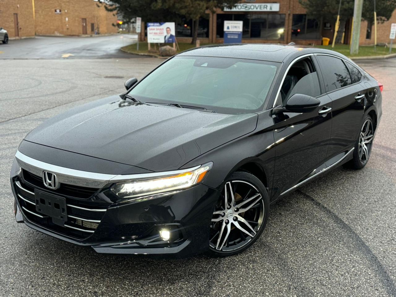 2022 Honda Accord Touring Photo4