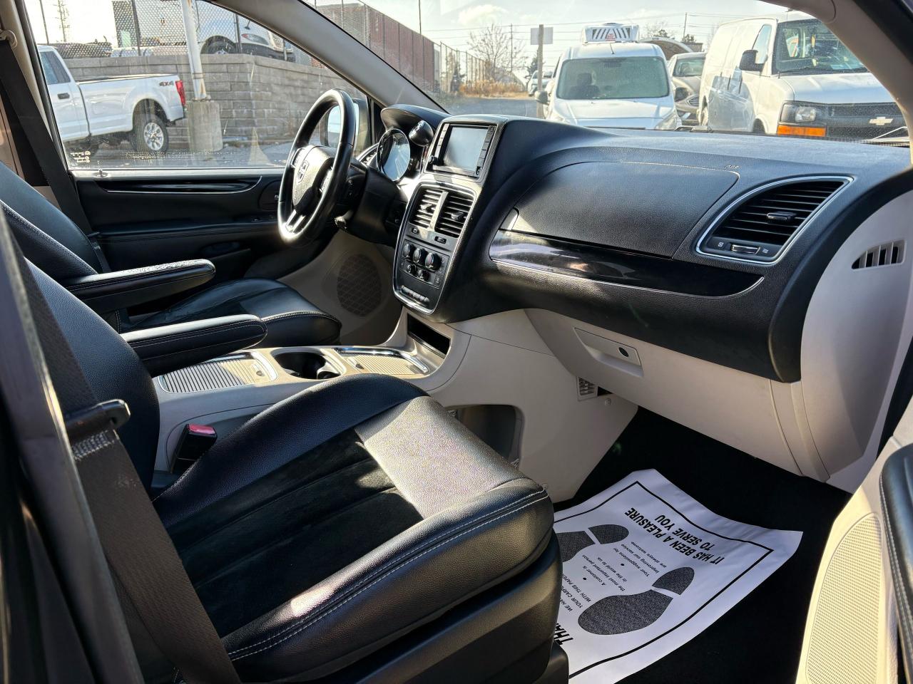 2014 Dodge Grand Caravan 30th Anniversary - Photo #12
