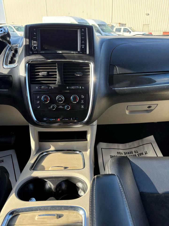 2014 Dodge Grand Caravan 30th Anniversary - Photo #11