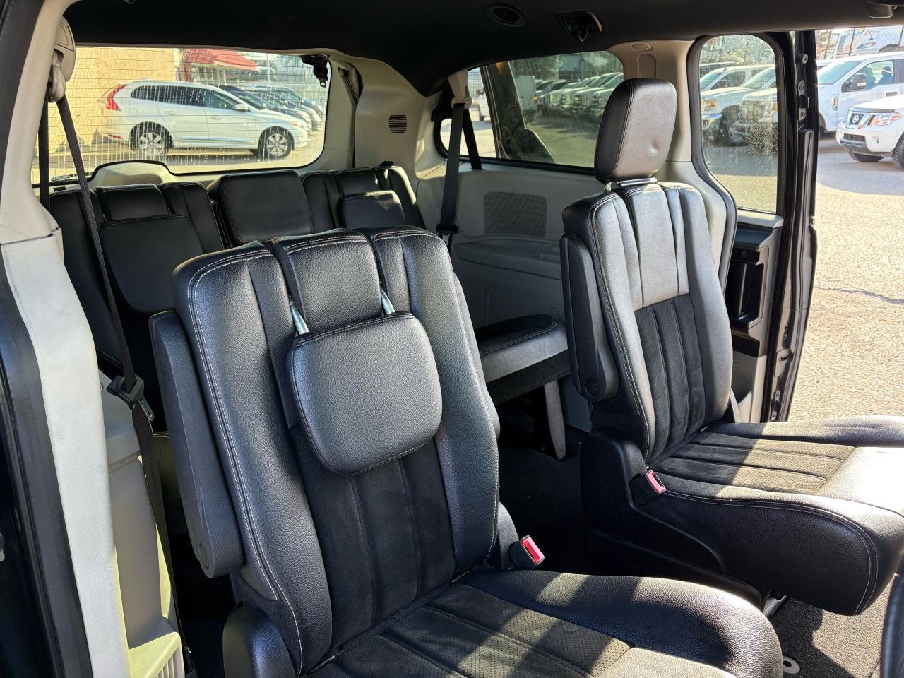 2014 Dodge Grand Caravan 30th Anniversary - Photo #13