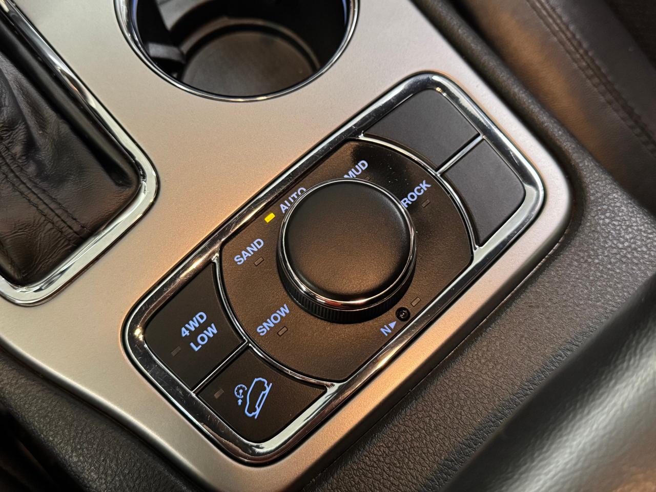 2018 Jeep Grand Cherokee Altitude IV 4x4+ApplePlay+Roof+GPS+SUPER CLEAN - Photo #40