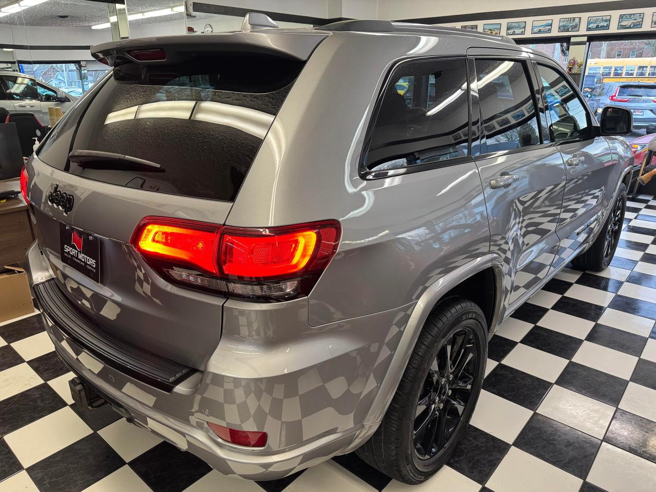 2018 Jeep Grand Cherokee Altitude IV 4x4+ApplePlay+Roof+GPS+SUPER CLEAN - Photo #8
