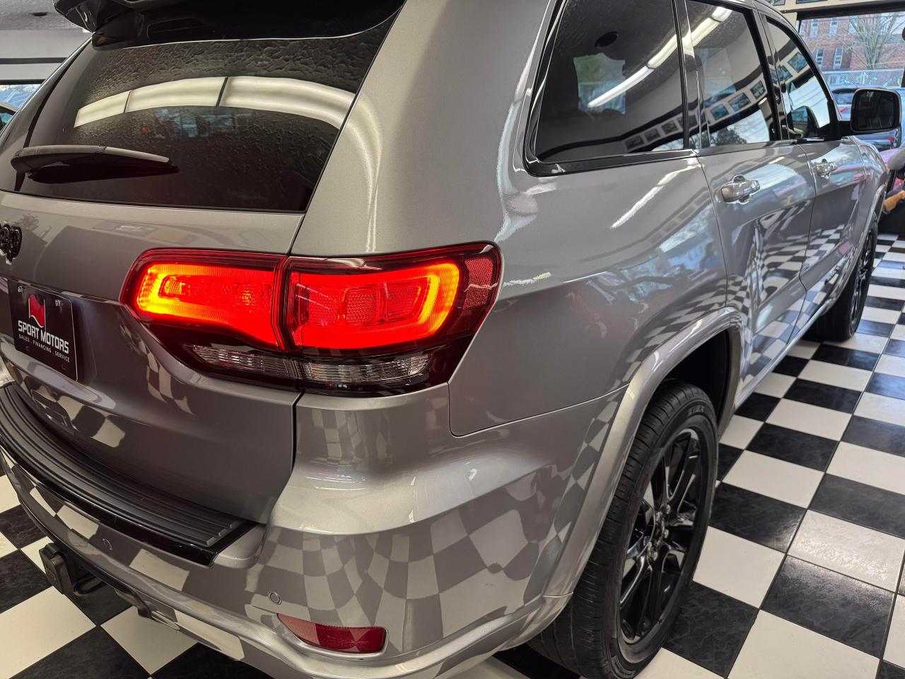2018 Jeep Grand Cherokee Altitude IV 4x4+ApplePlay+Roof+GPS+SUPER CLEAN - Photo #44