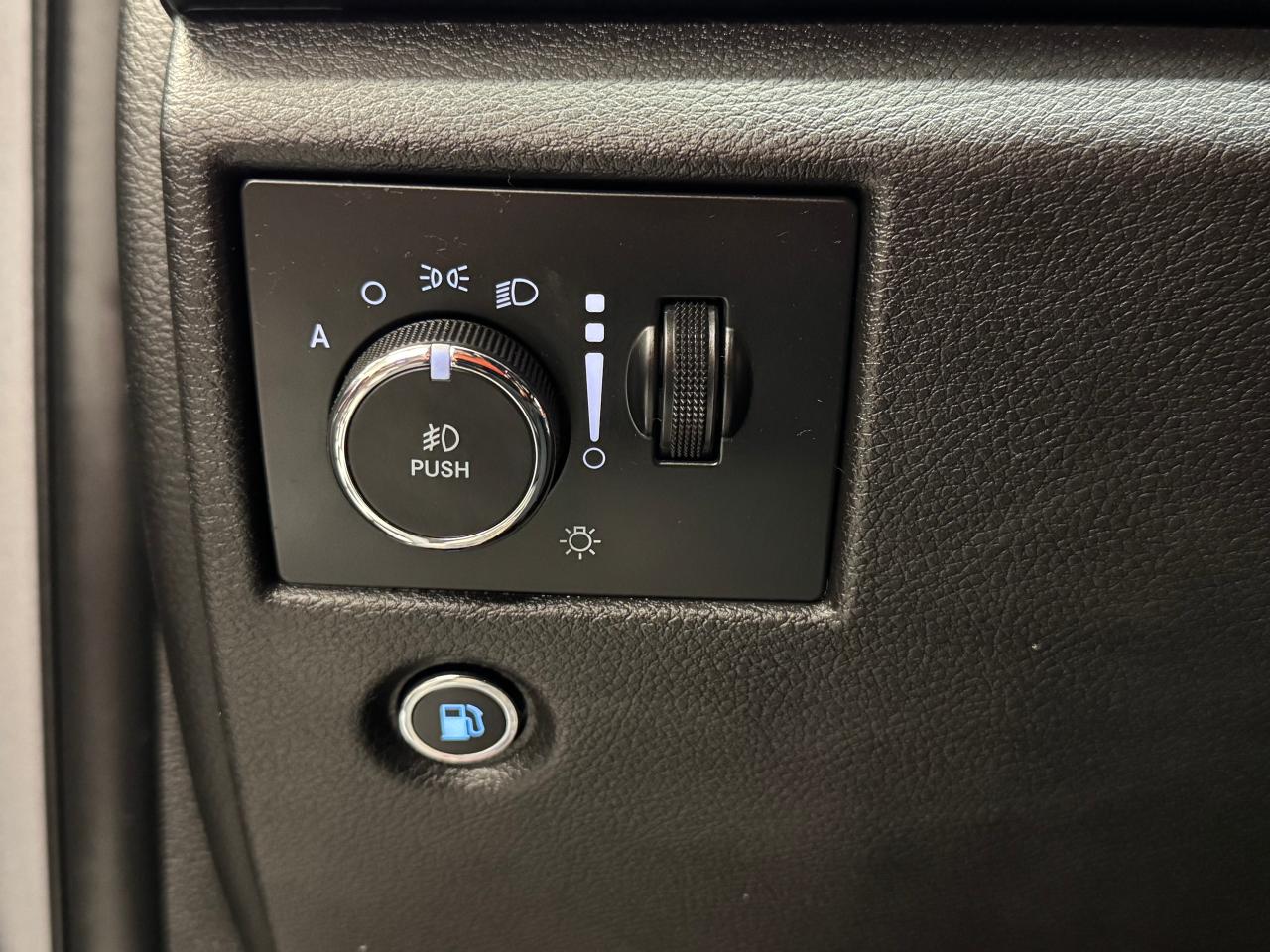 2018 Jeep Grand Cherokee Altitude IV 4x4+ApplePlay+Roof+GPS+SUPER CLEAN - Photo #51