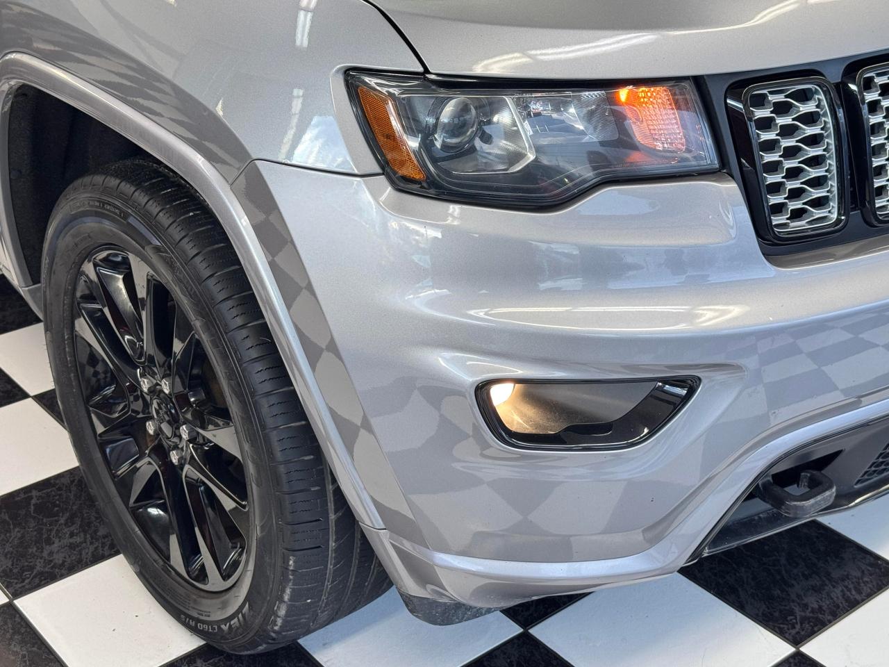 2018 Jeep Grand Cherokee Altitude IV 4x4+ApplePlay+Roof+GPS+SUPER CLEAN - Photo #41