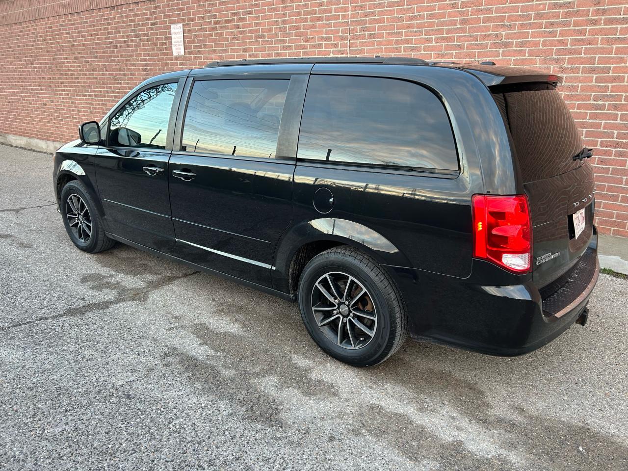 2016 Dodge Grand Caravan 4dr Wgn R/T - Photo #3