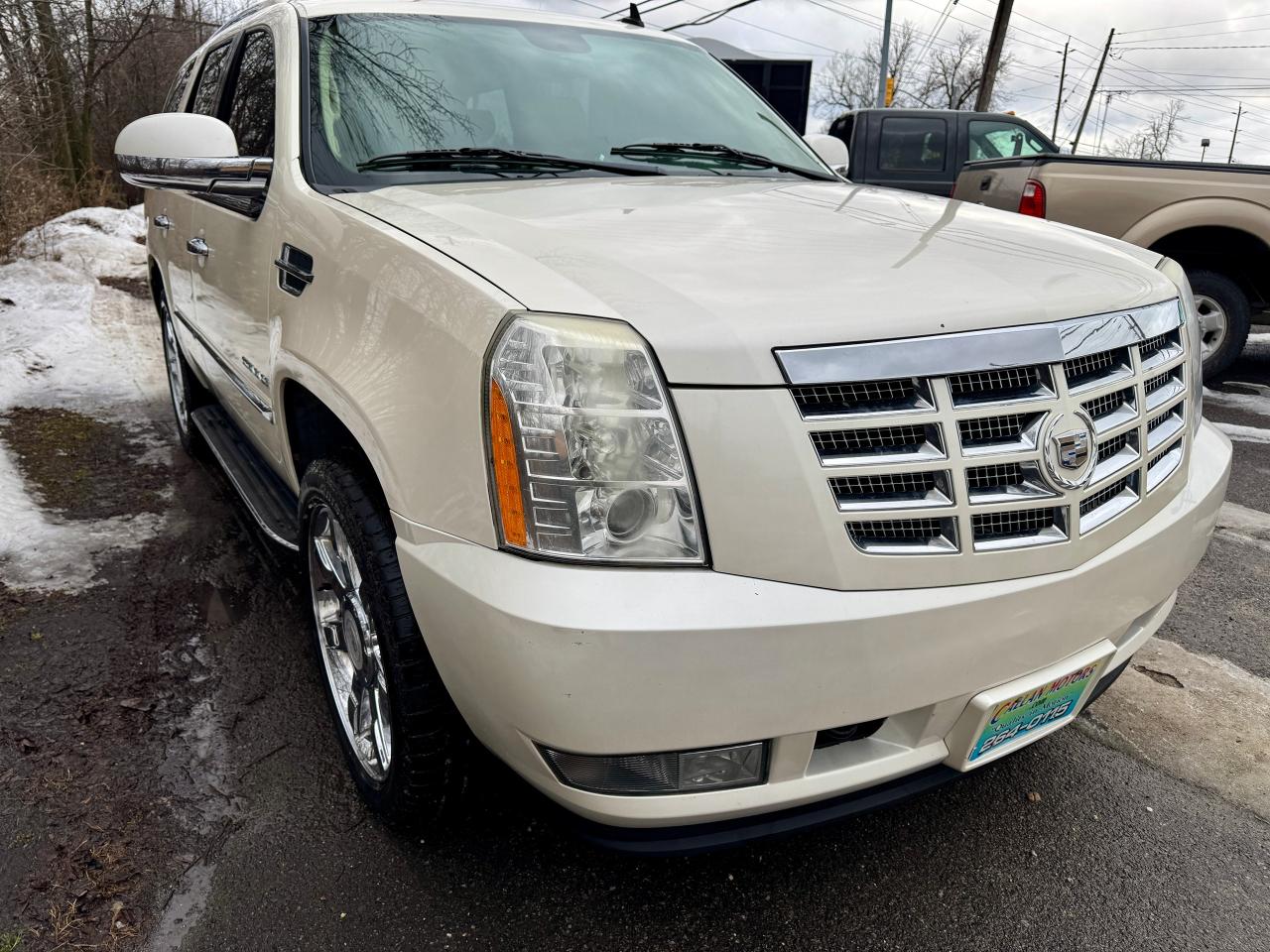 2010 Cadillac Escalade Luxury 4dr AWD - Photo #14