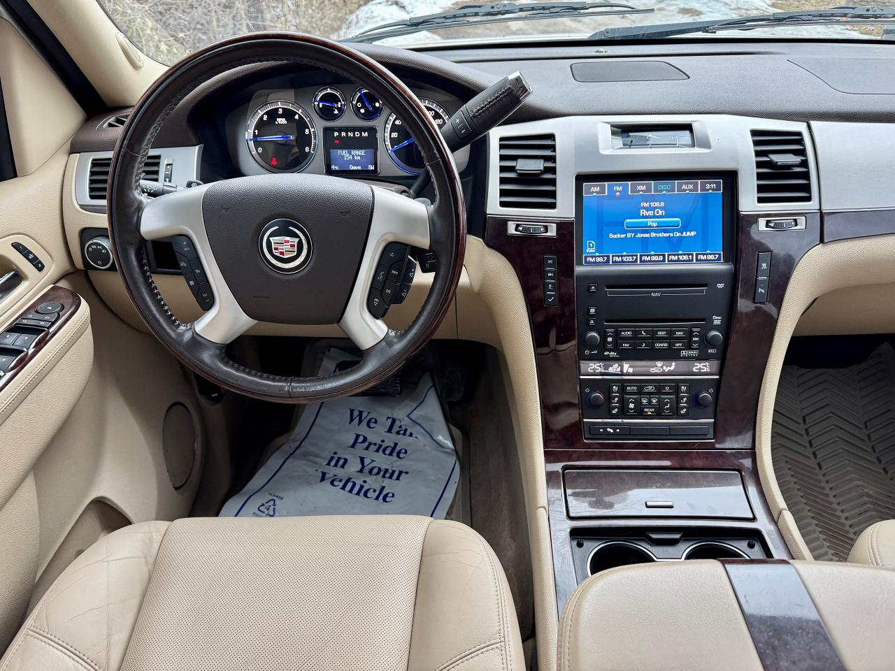 2010 Cadillac Escalade Luxury 4dr AWD - Photo #30