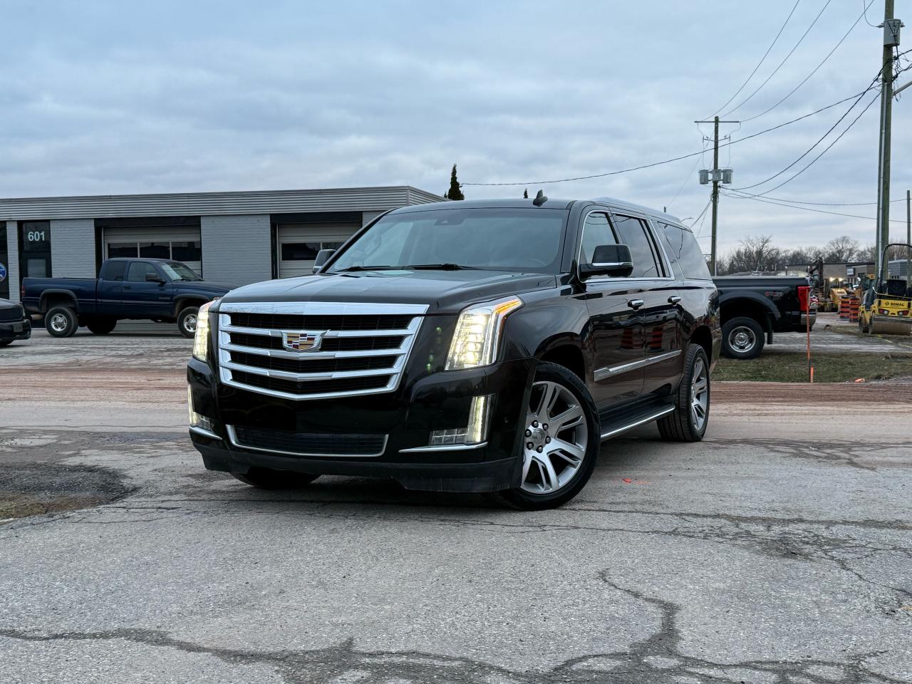 Used 2018 Cadillac Escalade ESV Luxury LEATHER|DVD|SUNROOF for sale in Oakville, ON