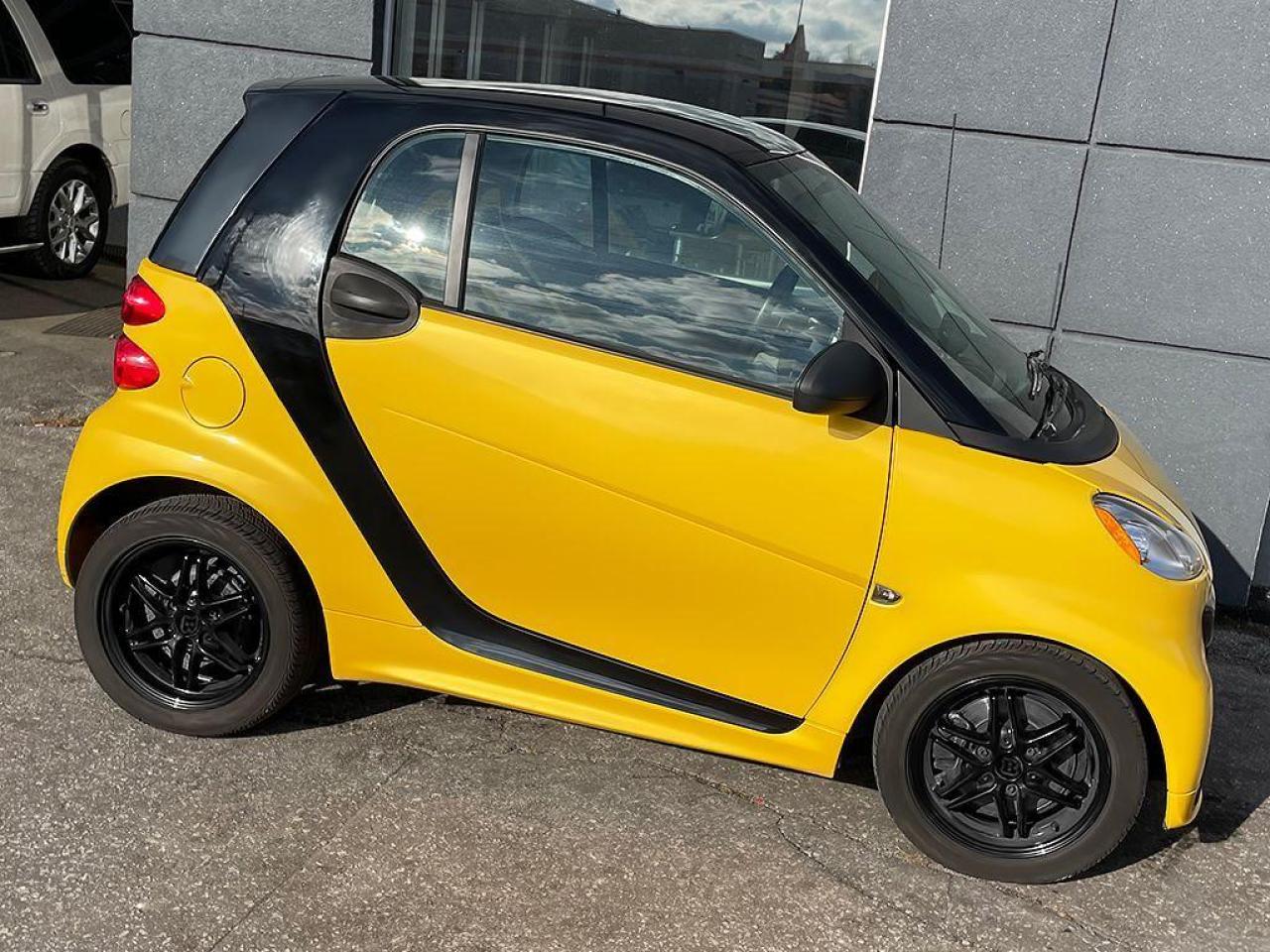 Used 2013 Smart fortwo CITY FLAME|NAVI|BLUETOOTH|LEATHER|ALLOYS for sale in Toronto, ON