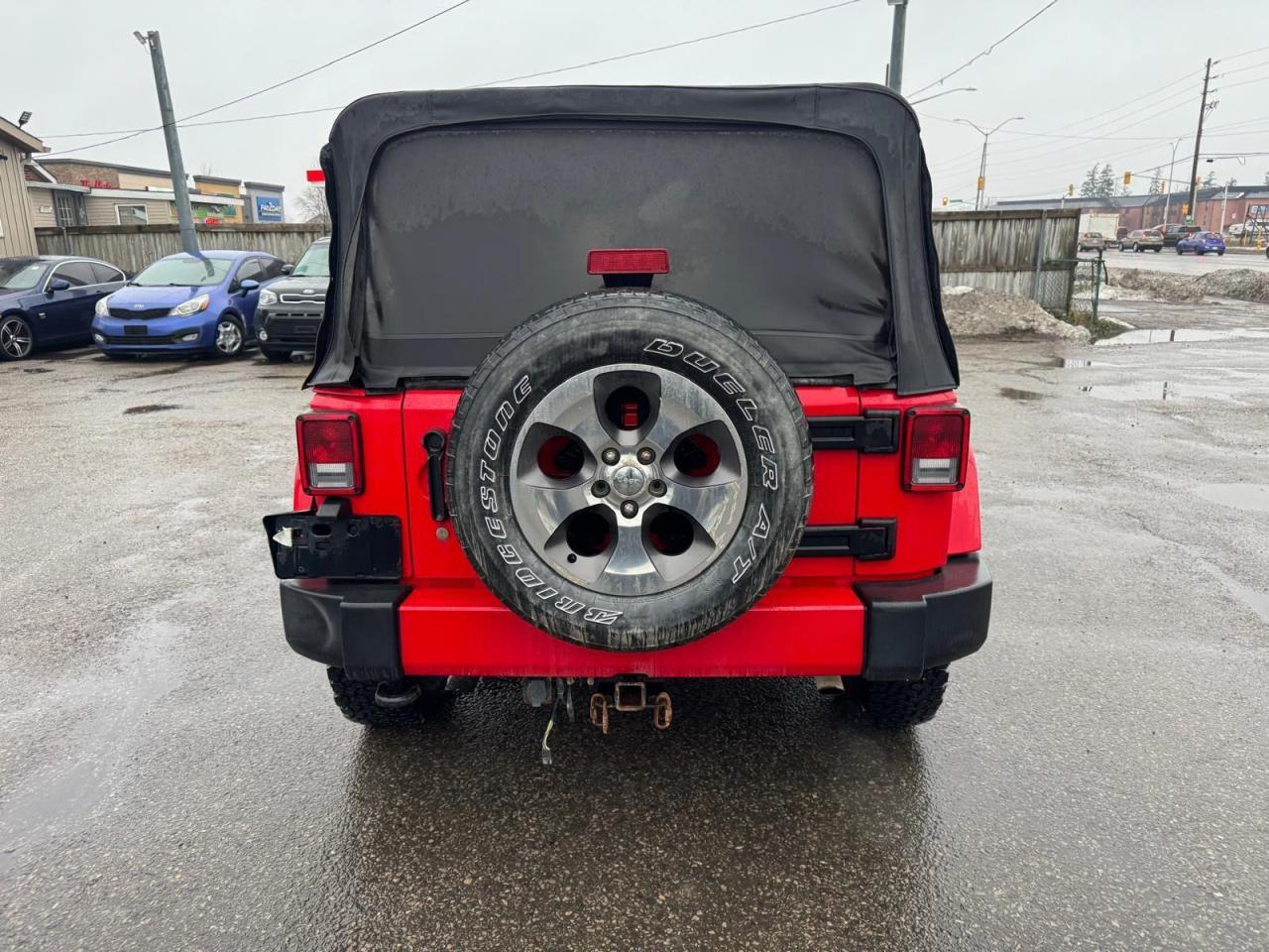 2016 Jeep Wrangler UNLIMITED, SAHARA, 4X4, 4 DOOR, AUTO, CERT - Photo #4