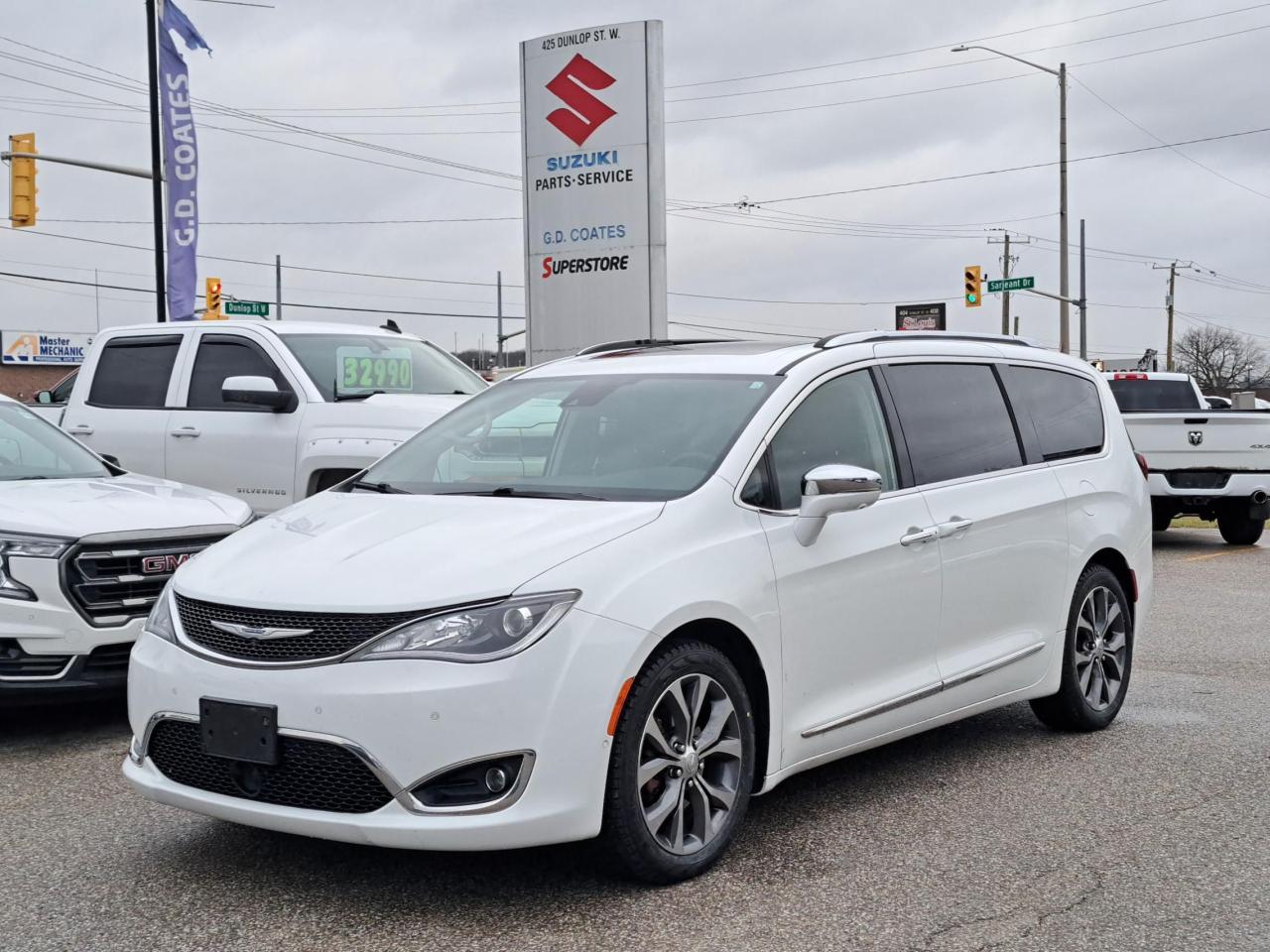 Used 2017 Chrysler Pacifica Limited ~Nav ~Cam ~Leather ~Pano Roof ~Bluetooth for sale in Barrie, ON