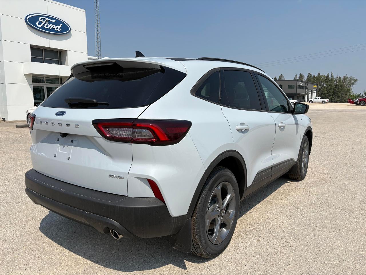 2025 Ford Escape ST-Line AWD Photo4