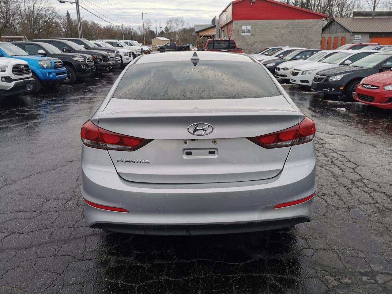 2018 Hyundai Elantra Limited 1.8L - Photo #4