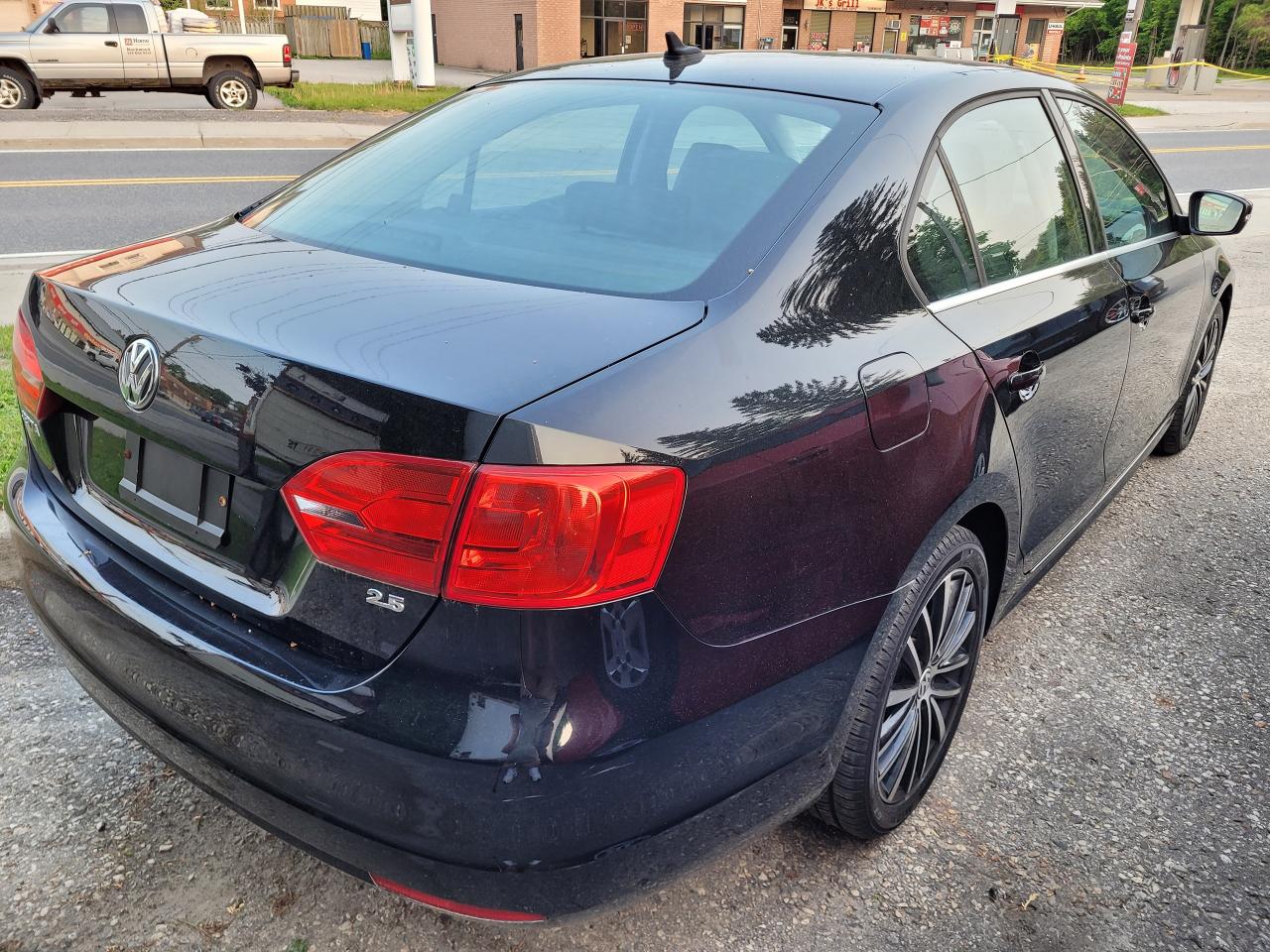 2013 Volkswagen Jetta 4dr 2.5L Auto Highline 1Owner Clean CarFax Finance Photo4