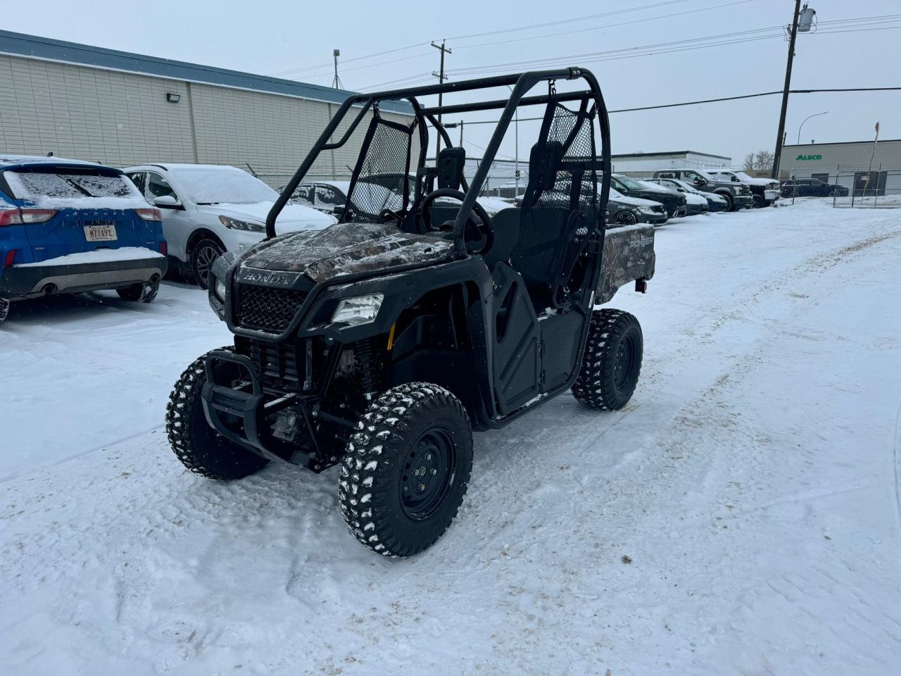 2025 Honda Pioneer 520 $121 B/W