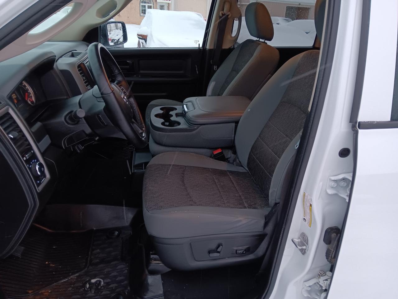 2020 RAM 1500 Classic Express, 4x4, Htd Steering & Seats, Remote, BU Cam - Photo #15