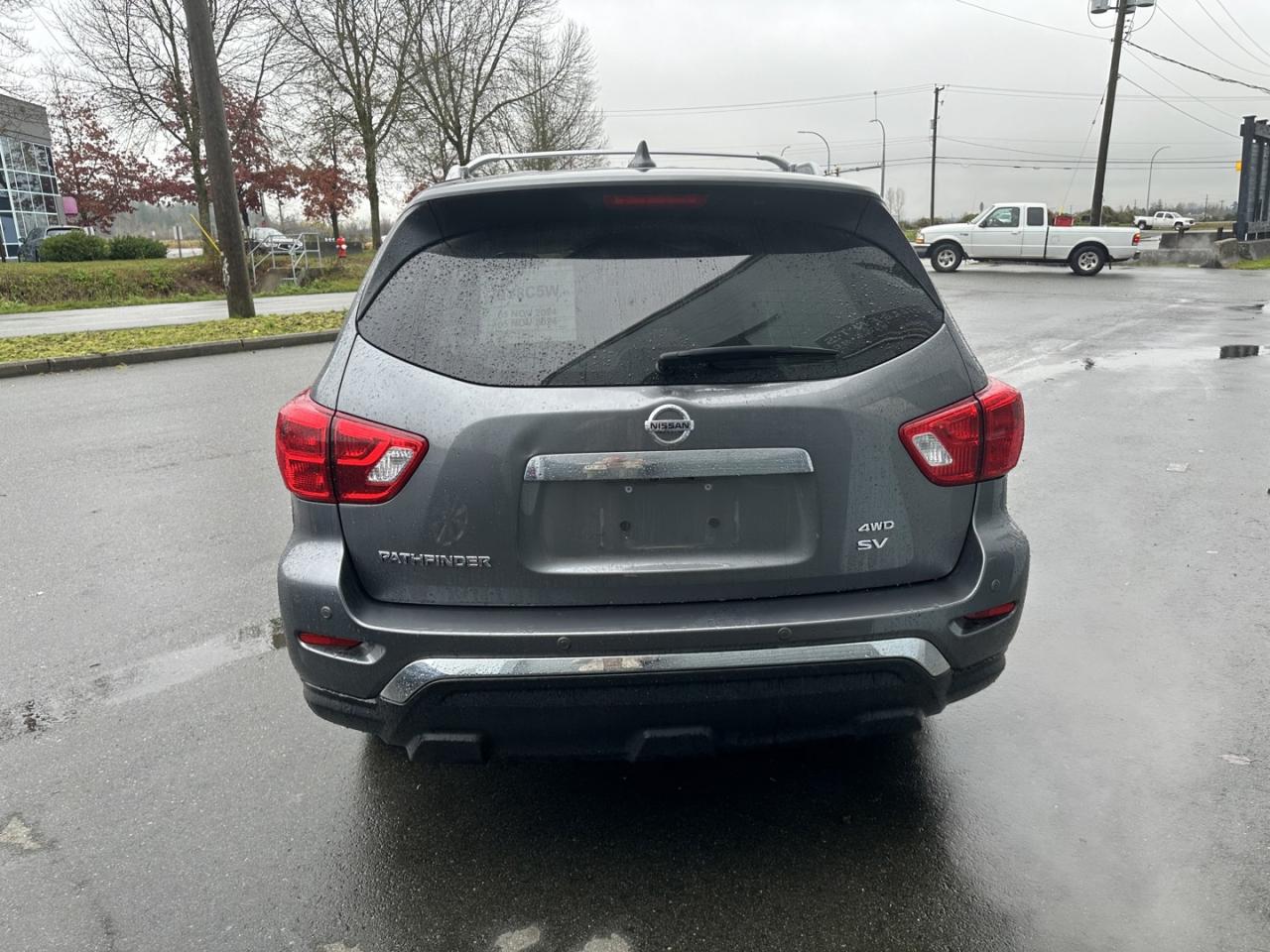 2020 Nissan Pathfinder SV 4WD Clean title - Photo #6