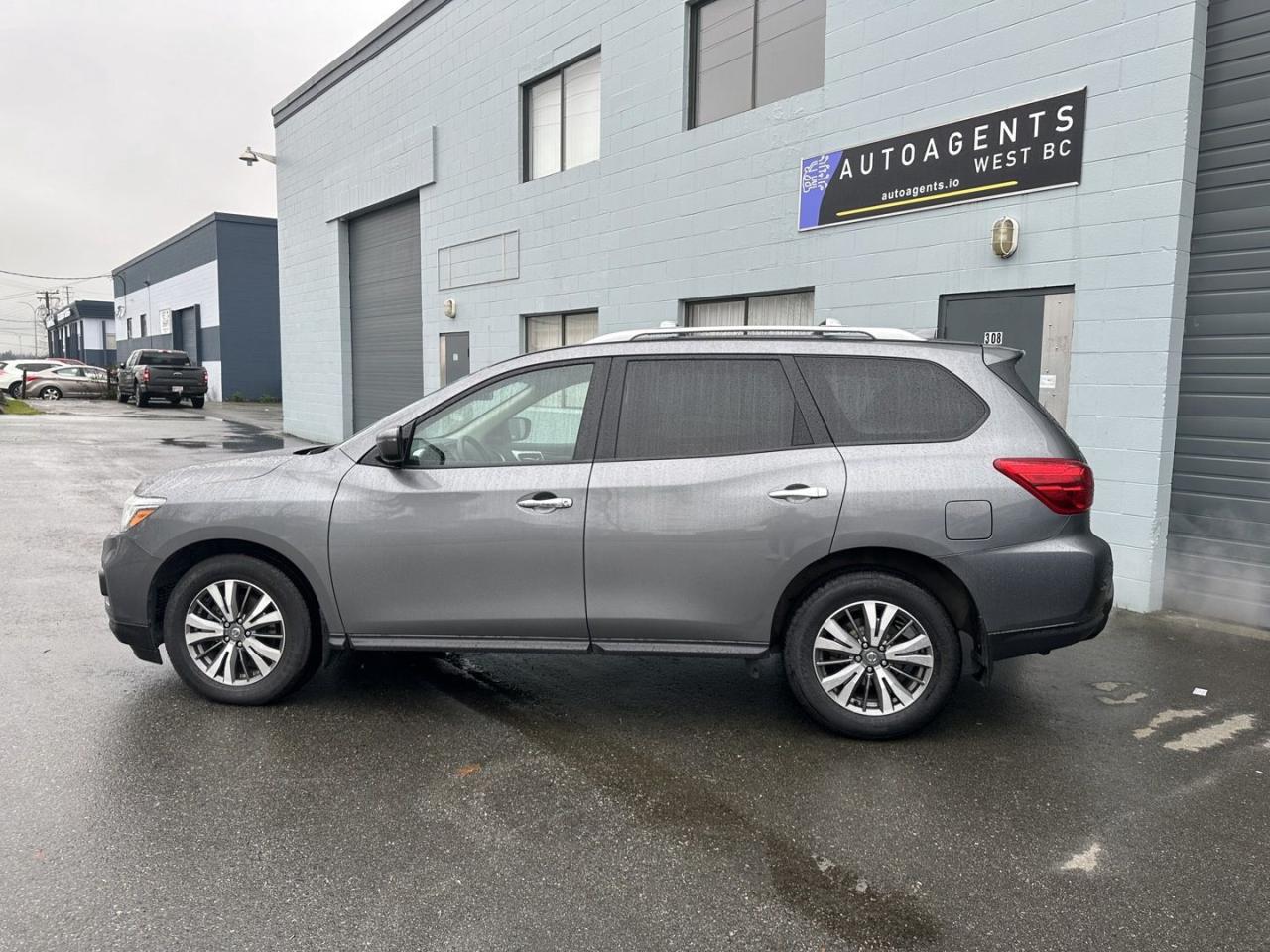 2020 Nissan Pathfinder SV 4WD Clean title - Photo #7