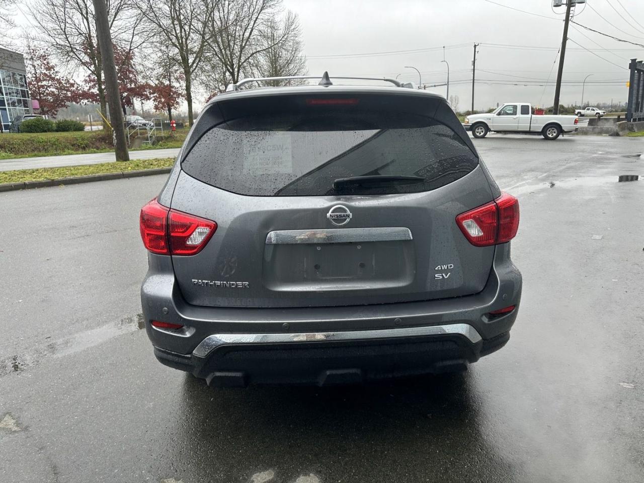 2020 Nissan Pathfinder SV 4WD Clean title - Photo #6