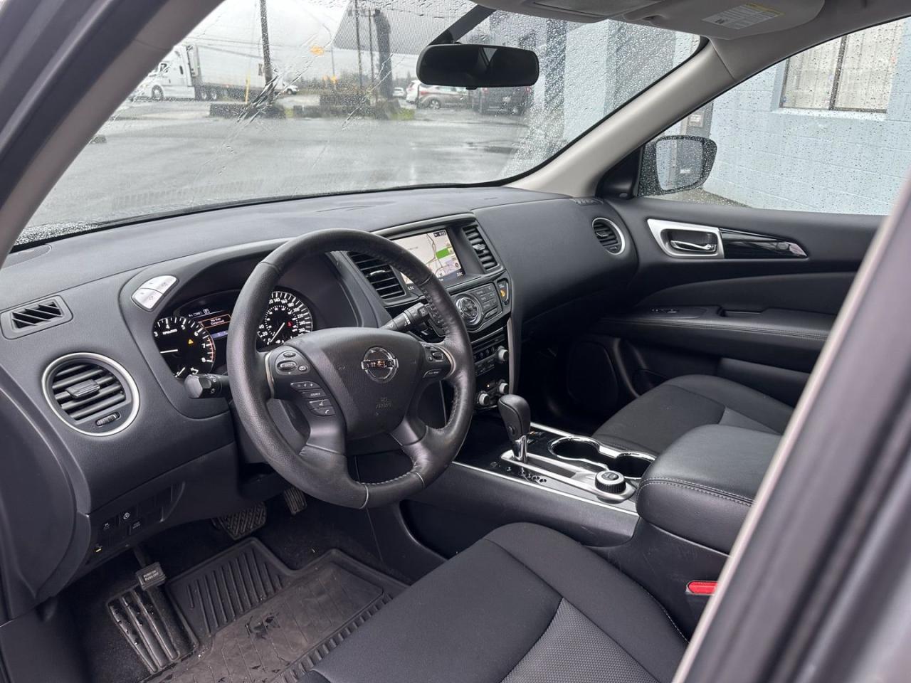 2020 Nissan Pathfinder SV 4WD Clean title - Photo #9