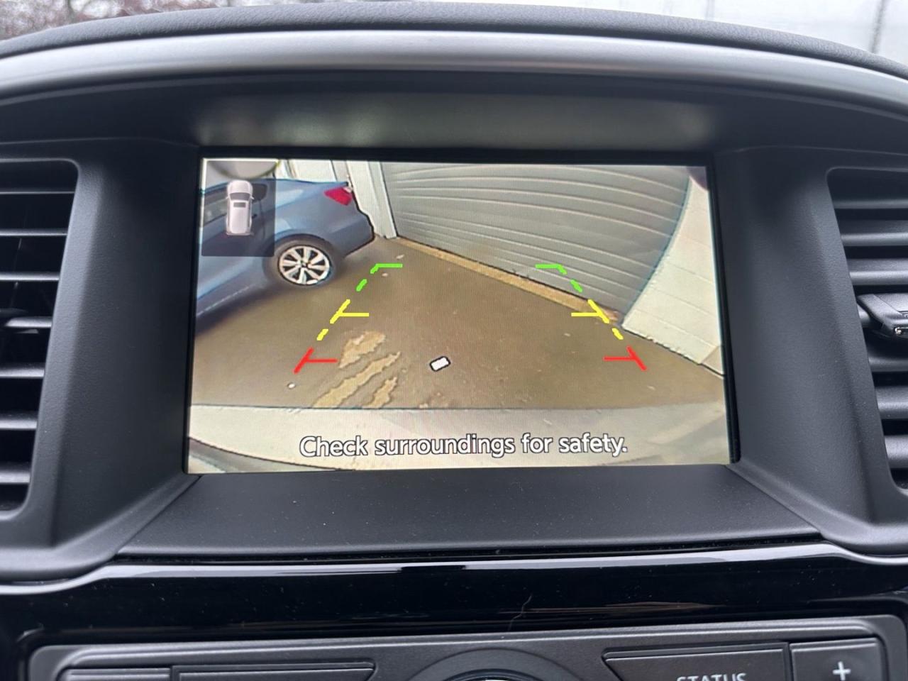 2020 Nissan Pathfinder SV 4WD Clean title - Photo #15