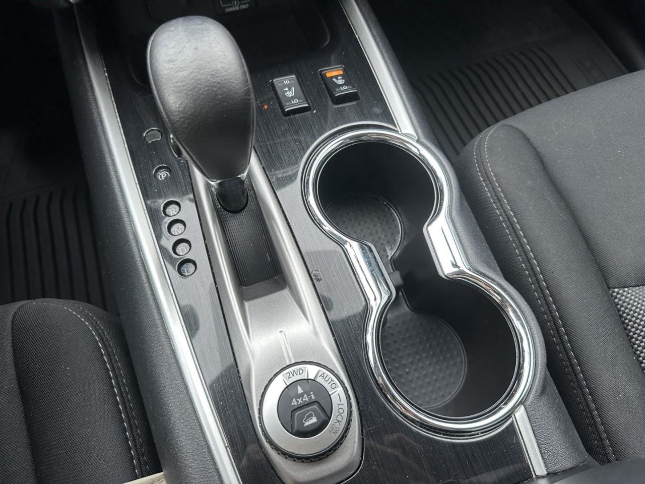 2020 Nissan Pathfinder SV 4WD Clean title - Photo #16