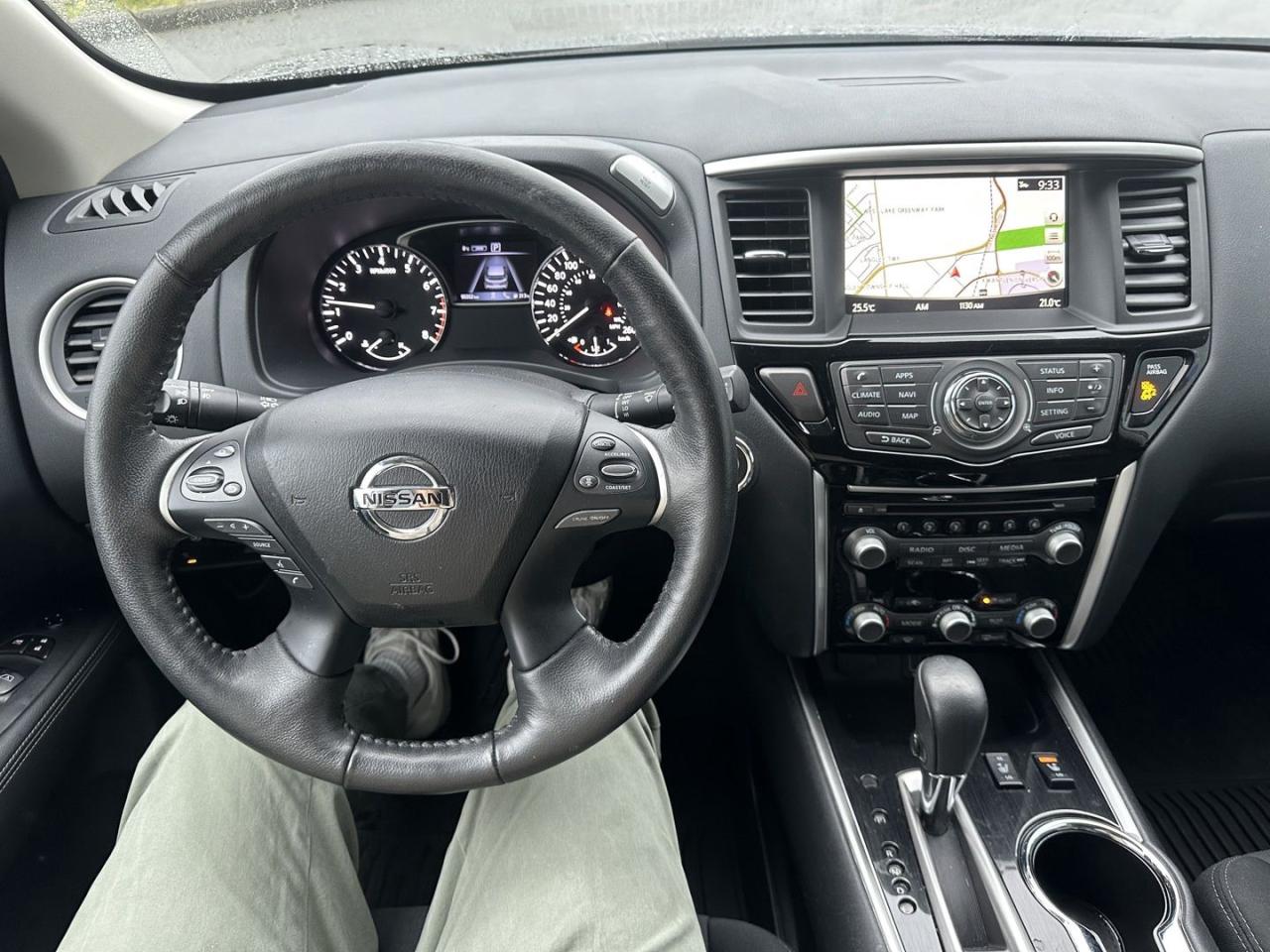 2020 Nissan Pathfinder SV 4WD Clean title - Photo #12