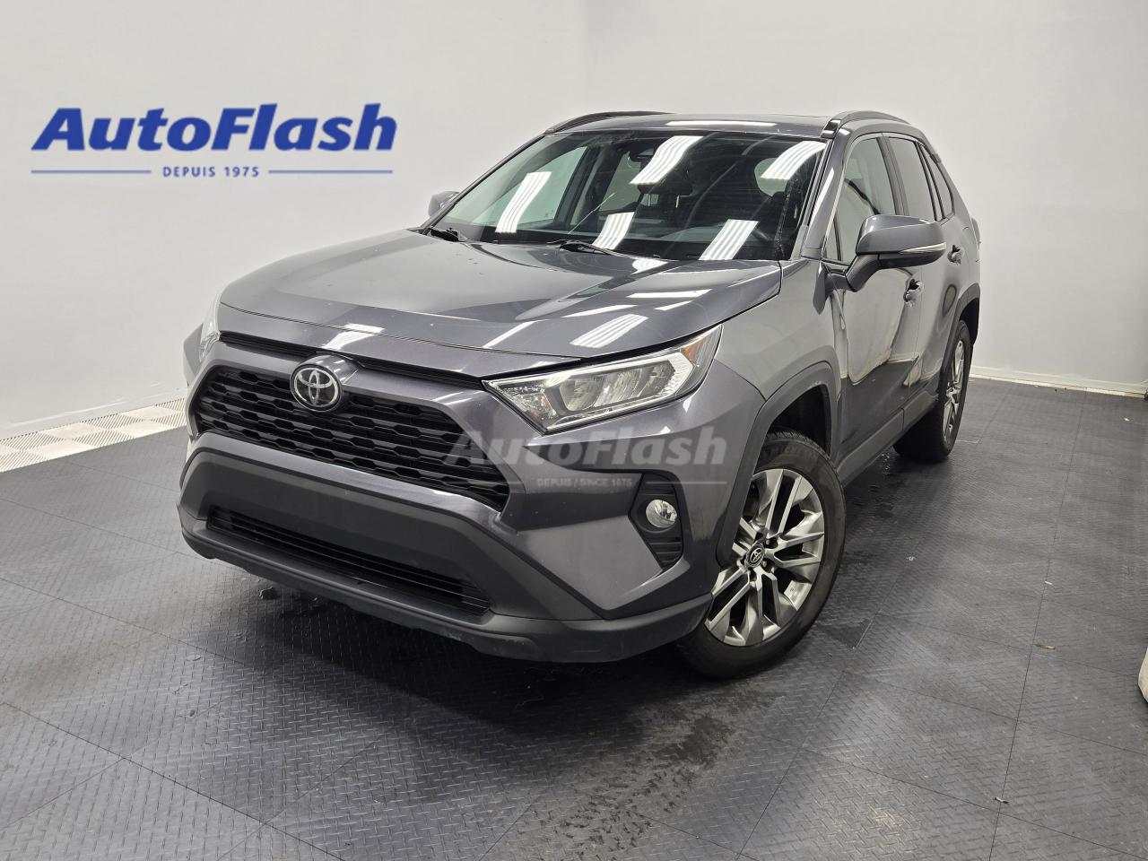 Used 2020 Toyota RAV4 XLE PREMIUM, CUIR, HAYON ELECTRIQUE,  MAG 19'' for sale in Saint-Hubert, QC