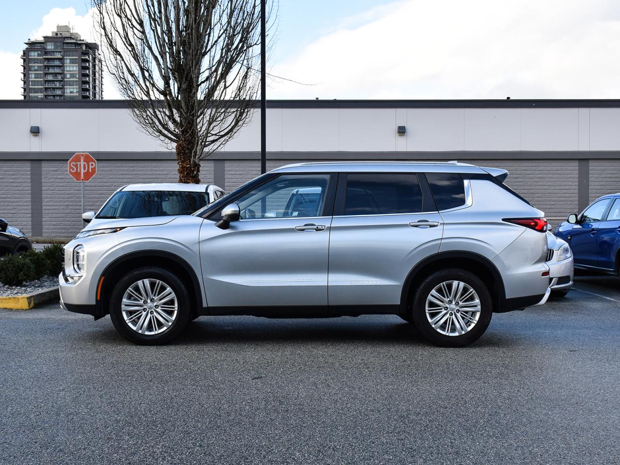 Used 2024 Mitsubishi Outlander LE - Navigation, MultiView Cameras, Power Liftgate for sale in Coquitlam, BC