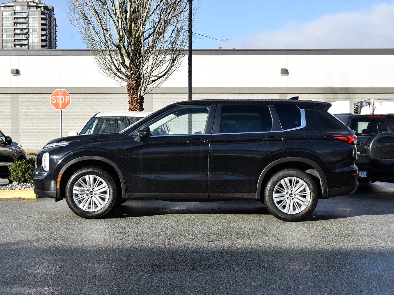 New 2024 Mitsubishi Outlander ES - Heated Seats, Apple Carplay/Android Auto for sale in Coquitlam, BC