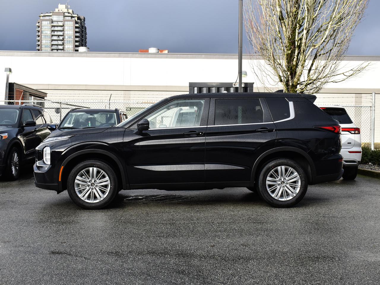 New 2024 Mitsubishi Outlander ES - Heated Seats, Apple Carplay/Android Auto for sale in Coquitlam, BC