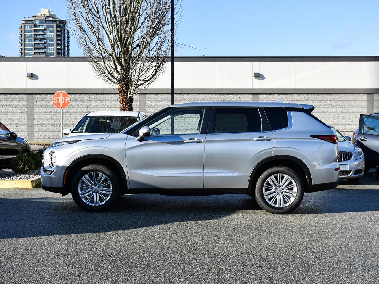 New 2024 Mitsubishi Outlander ES - Heated Seats, Apple Carplay/Android Auto for sale in Coquitlam, BC